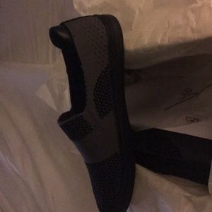 Uggs “Sammy” slip on shoe